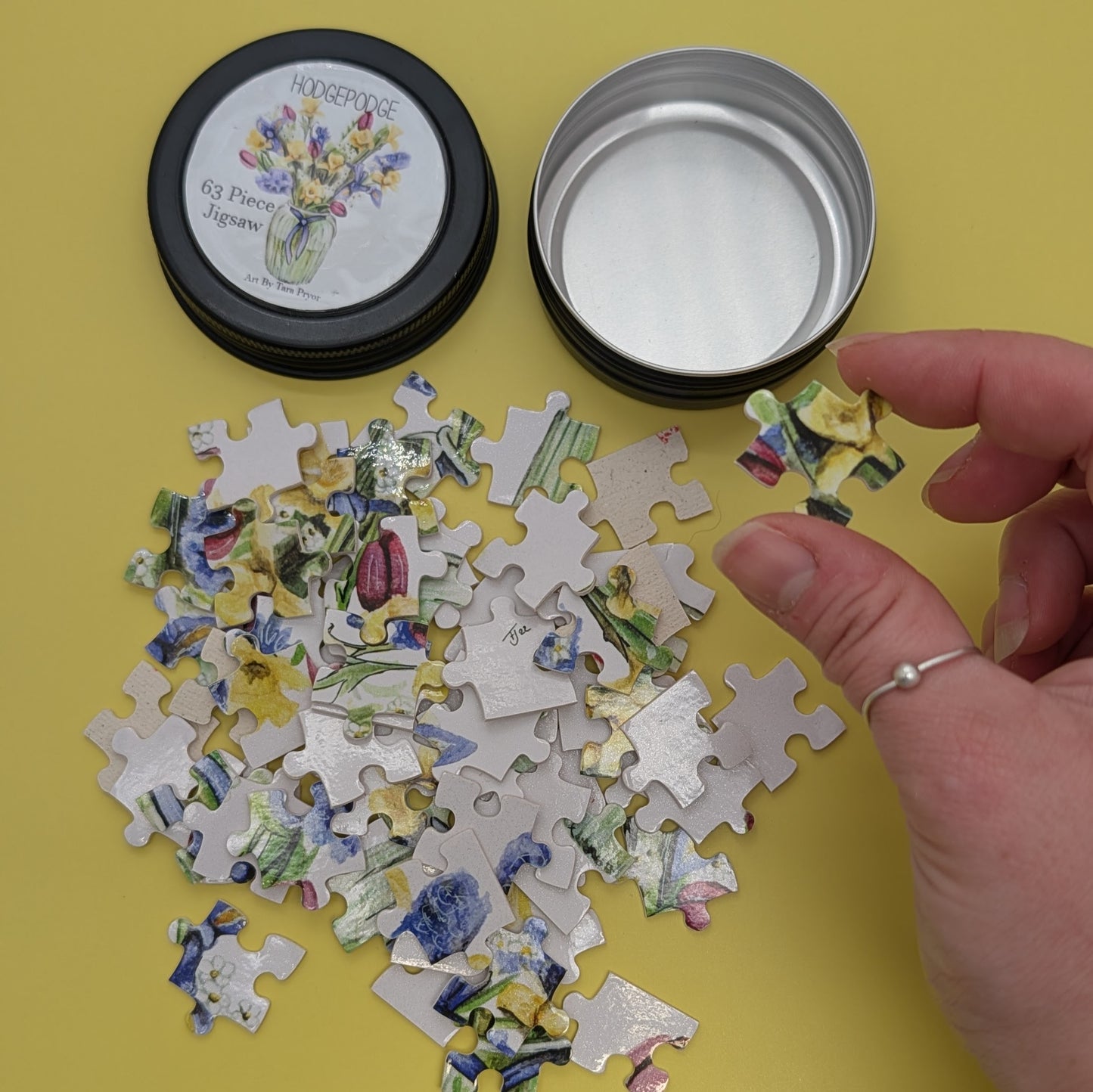 Bunch of Spring 63 Piece jigsaw in a tin