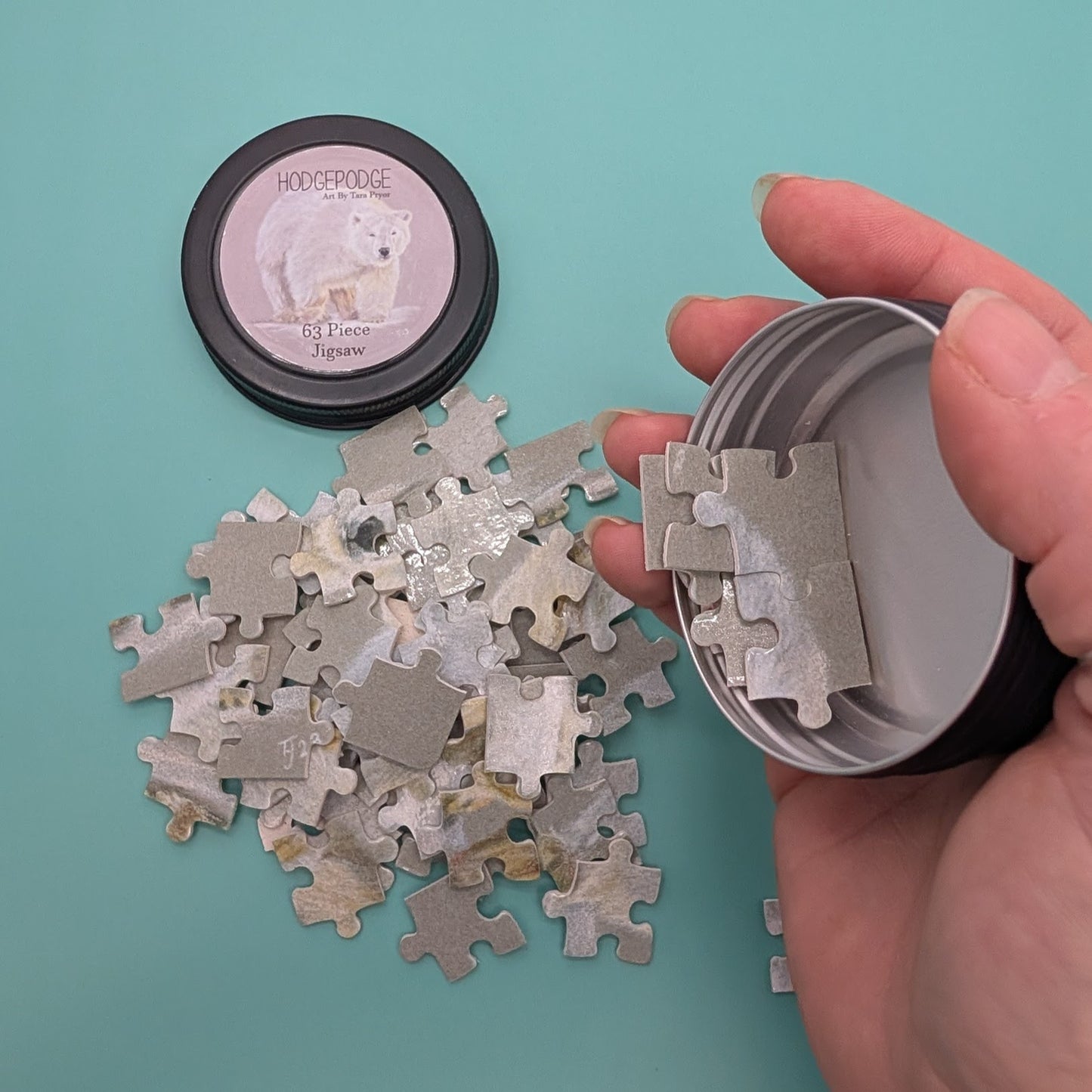 Polar bear Jigsaw Puzzle: 63 Piece jigsaw in a tin